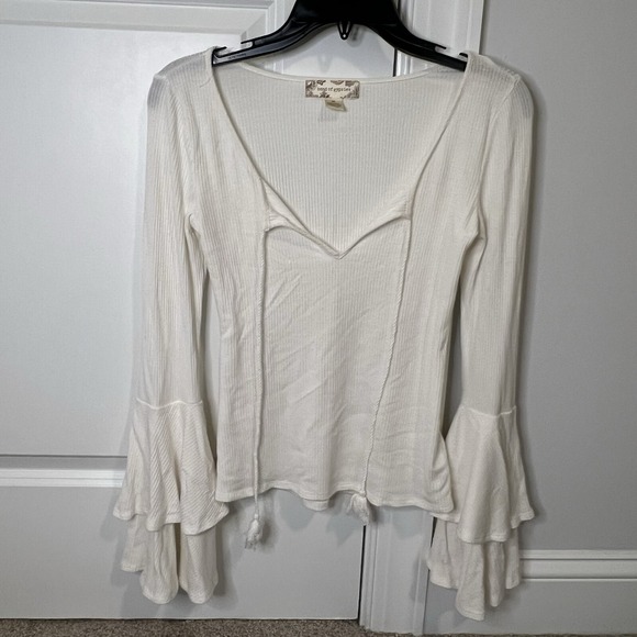 Band of Gypsies Tops - Band of Gypsies White Ribbed Bell Sleeve V Neck Tie Tassel Top XS